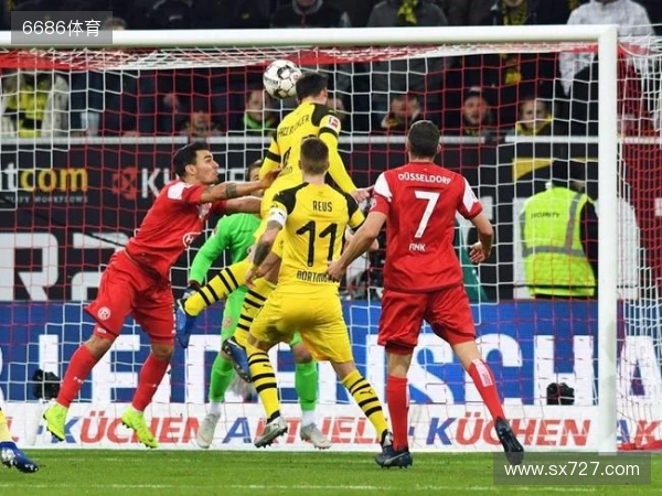 桑乔替补登场又被换下，埃梅里：这不是惩罚，而是战术决定